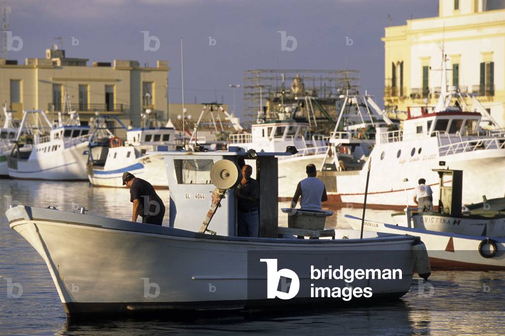Life in the ancient core of the city, Gallipoli, Salento, Puglia, Italy