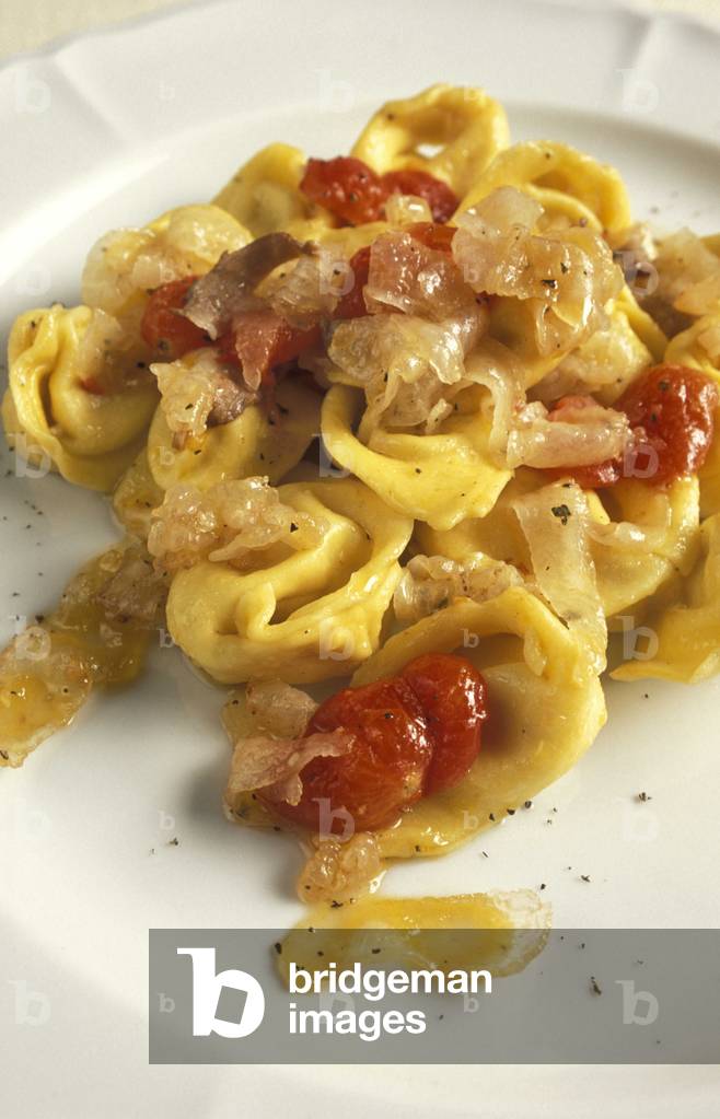 Cappelletti with chickpea and ricotta, little tomatoes and Colonnata lard, Forlì, Italy