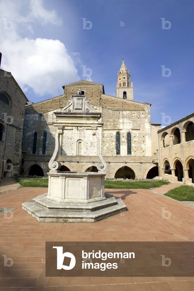 Capitular cloister near the Cathedral, Atri, Abruzzo, Italy