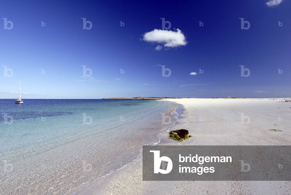 Beach and lighthouse, Islands of Glenan, Brittany, France, Europe