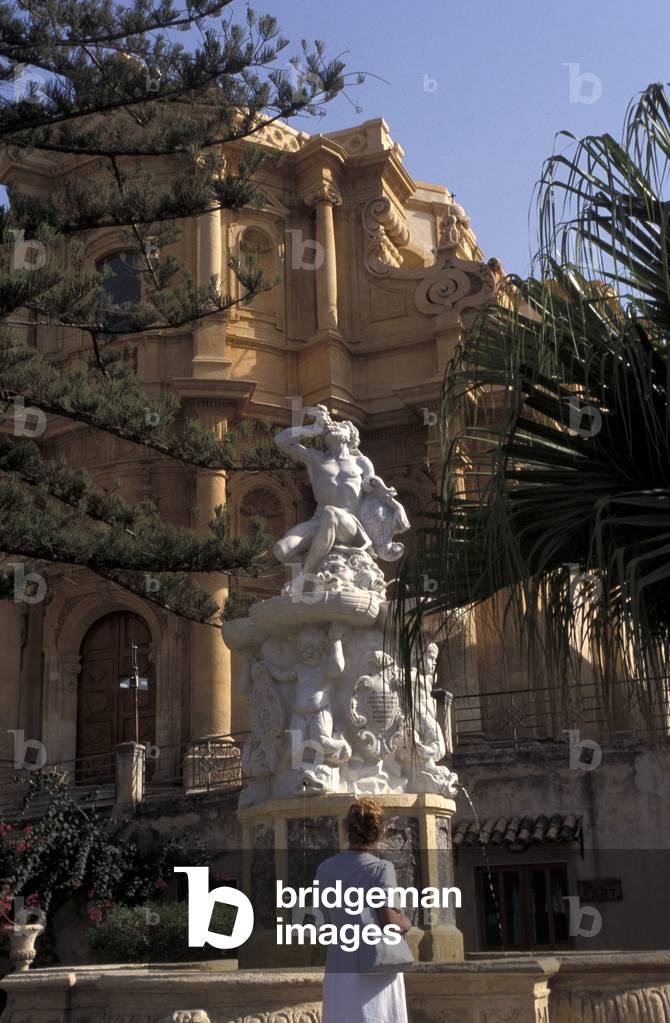 San Domenico church and Ercole fountain, Noto, Sicily, Italy