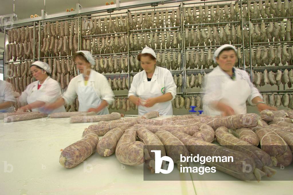 Bild von Fotografie "Zubereitung einer neapolitanischen Salami"
