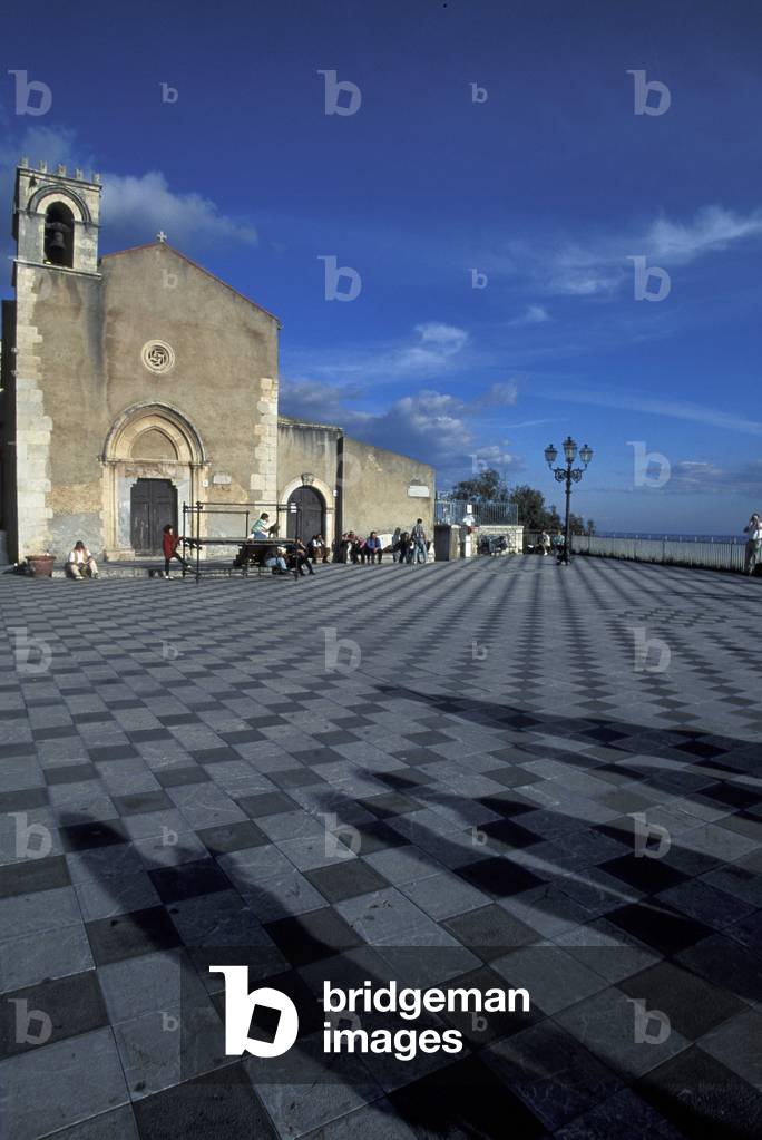IX Aprile square, Taormina, Sicily, Italy