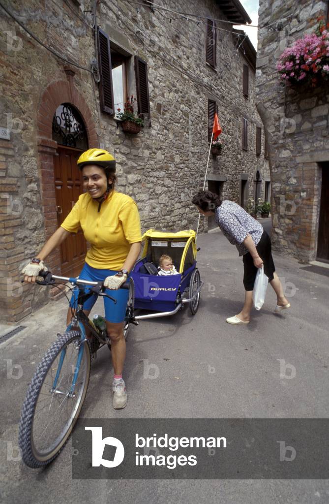 Cycling in town with the baby, Biking around Italy