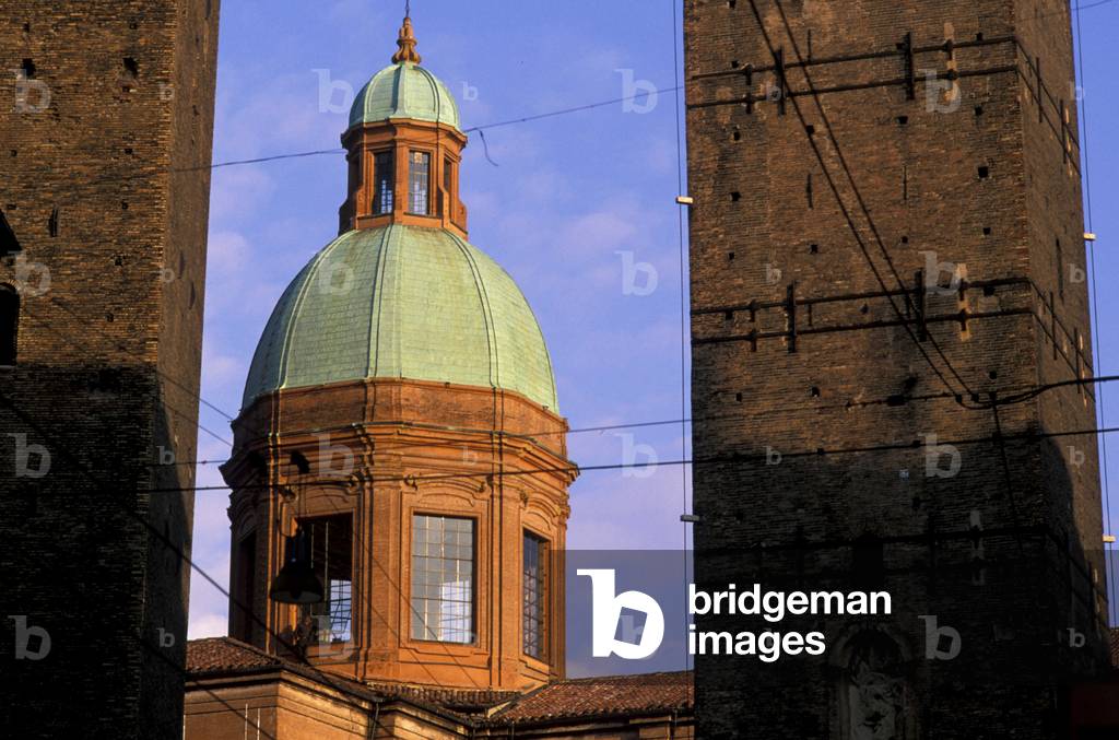 San Bartolomeo and Gaetano church between the towers, Bologna, Emilia Romagna, Italy.
