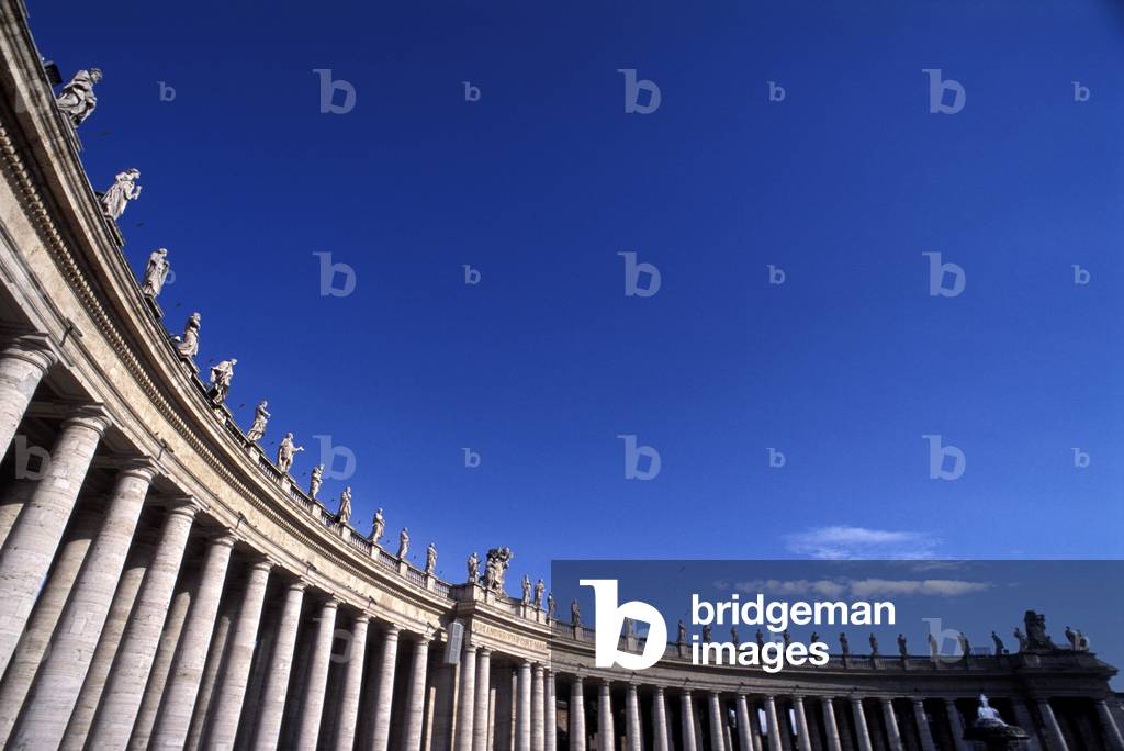 The colonnade of Gian Lorenzo (Gianlorenzo) Bernini known as The Bernini (1598-1680) in the Piazza Saint Peter in Rome. Bernini colonnade, San Pietro square, Rome, Lazio, Italy