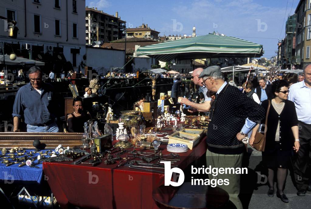 Antique trade market on Naviglio Grande, Milan, Lombardy, Italy