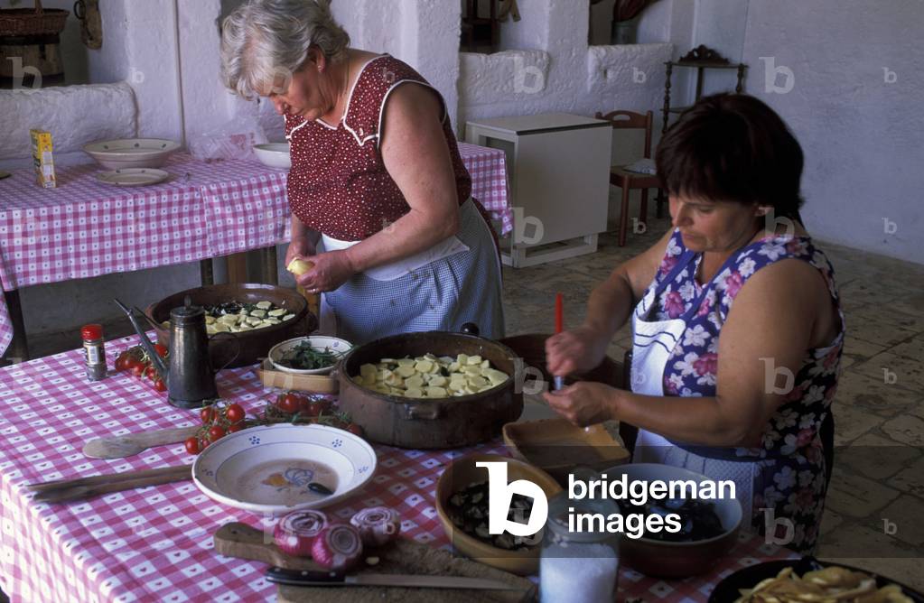 Tiella preparation, Curatori farm holidays, Monopoli, Puglia, Italy