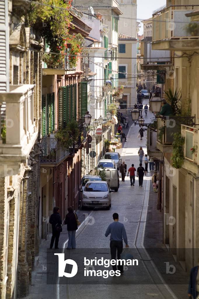 Foreshortening, Città Sant'Angelo, Abruzzo, Italy