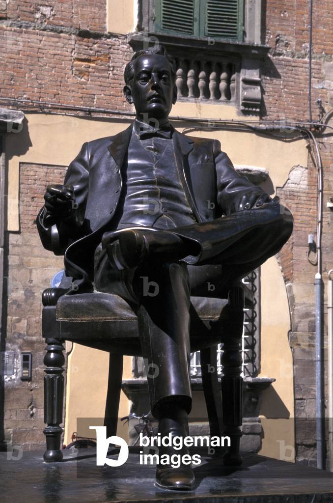 Giacomo Puccini statue, Lucca, Tuscany, Italy