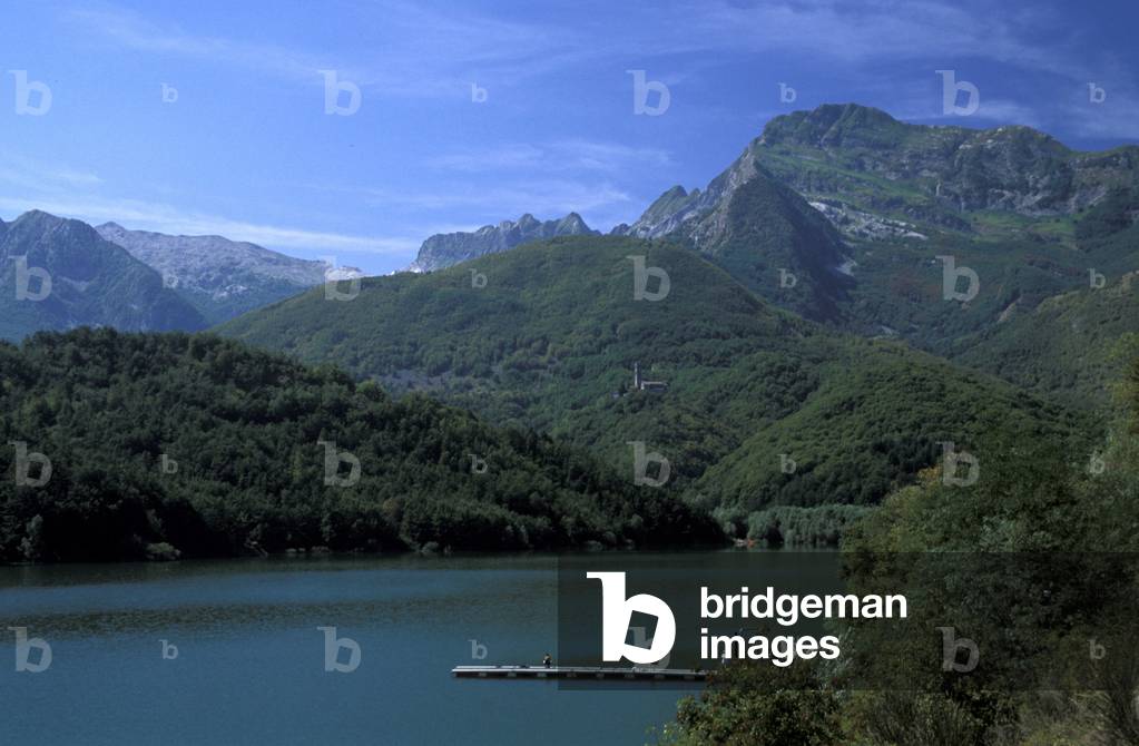 Gramolazzo lake, Minucciano, Tuscany, Italy