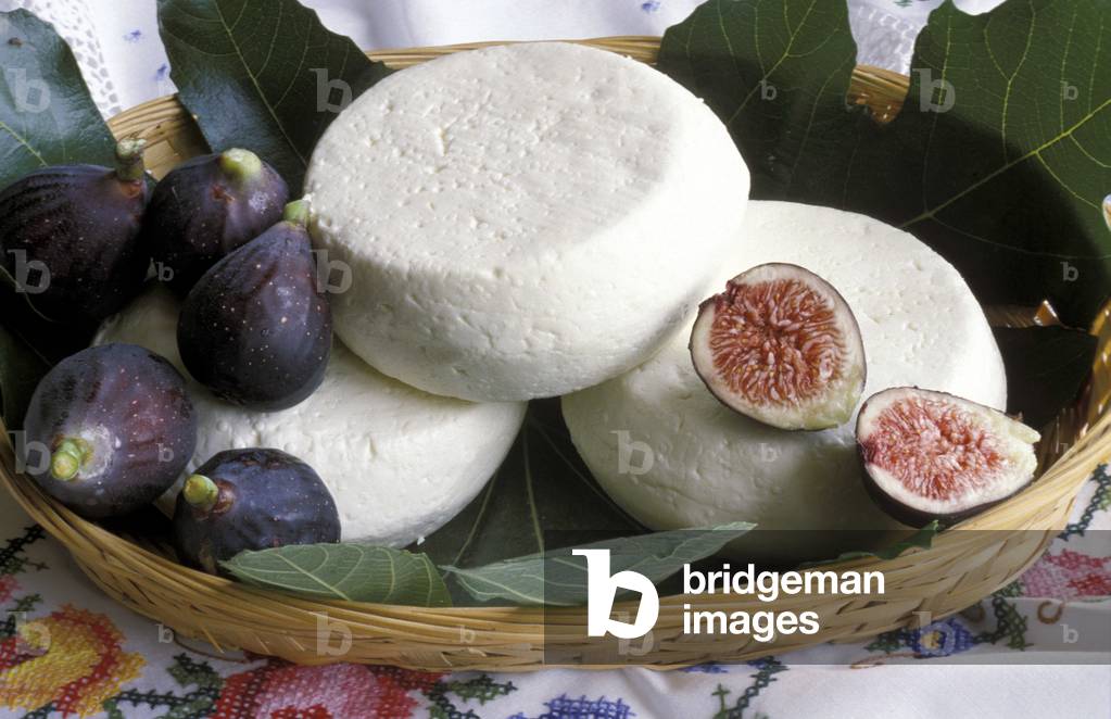 Cheeses and figs, Piedmont, Italy
