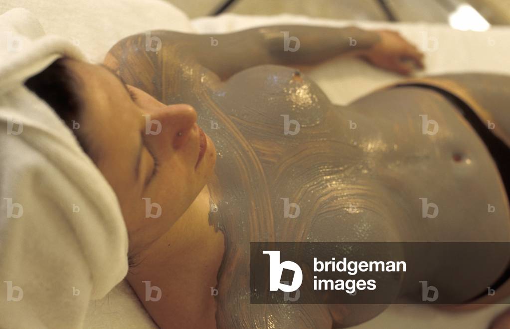 Massage and mud treatment, Il Piccolo Castello wellness center, Monteriggioni, Tuscany, Italy