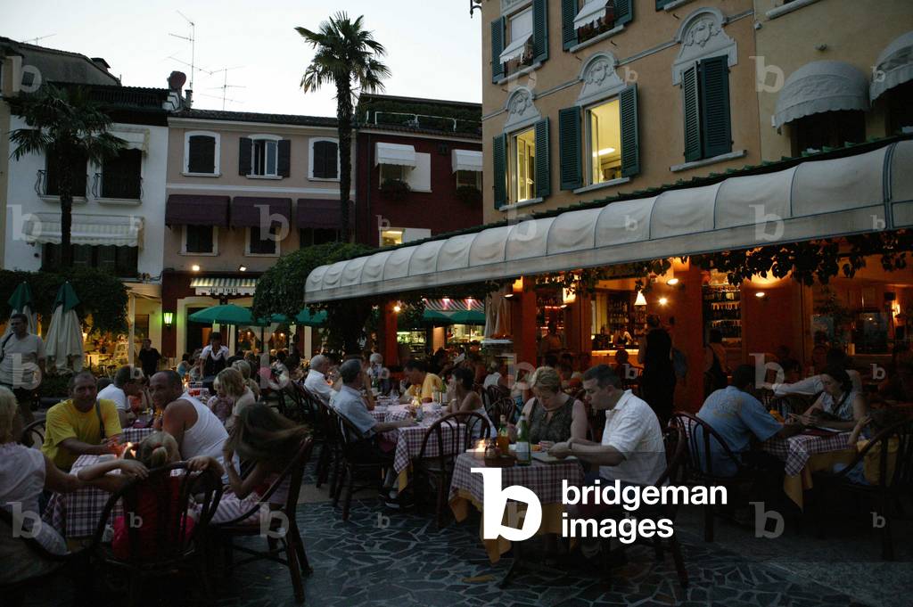 Coffee bar in the square, Sirmione, Lombardy, Italy