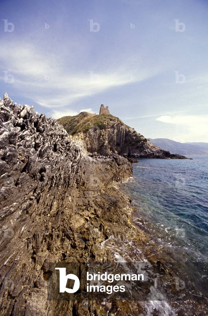 Telegraph tower, Ascea, Parco Nazionale del Cilento e Vallo di Diano, Salerno, Campania, Italy.