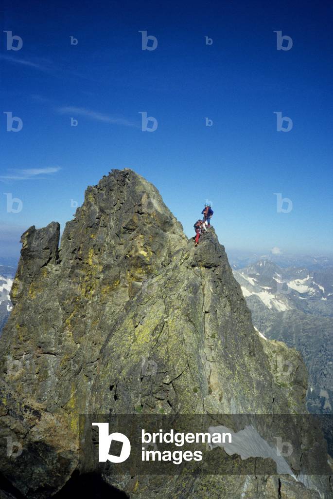 Mountaineers, Sigismondi ridge, Argentera, Piedmont, Italy.