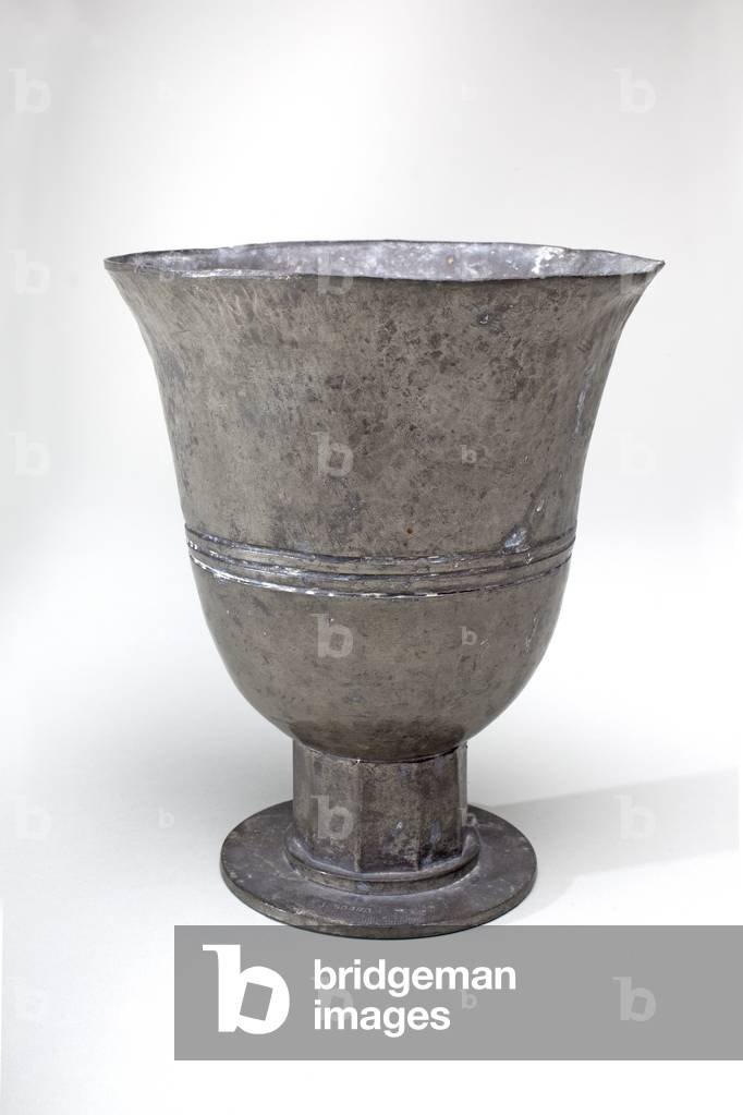 Vase (pewter)