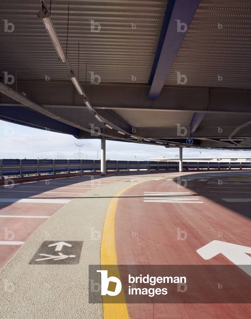 The Odysseum parking in the Marianne ZAC, rue Georges Melies in Montpellier (Gironde). Construction 2009, architects Cuno Brullmann, Jean Luc Crochon+Associes and Patrice Genet. Photography 01/12/09.