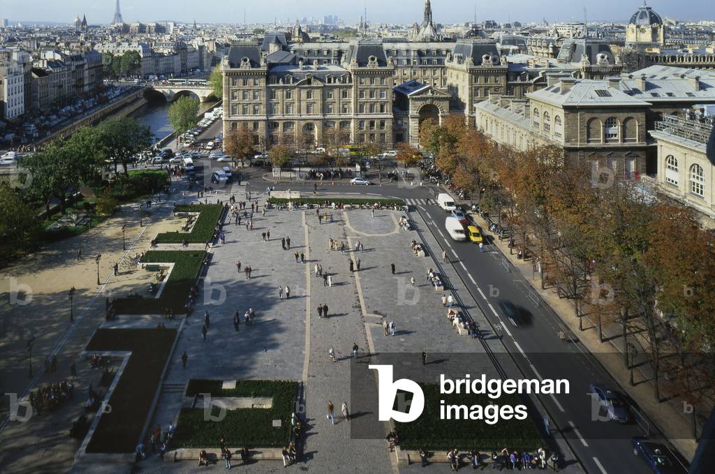 The parvis of the Cathedrale Notre Dame de Paris, Paris 4. Construction from 1160, rehabilitation by Viollet Le Duc, 19th century.