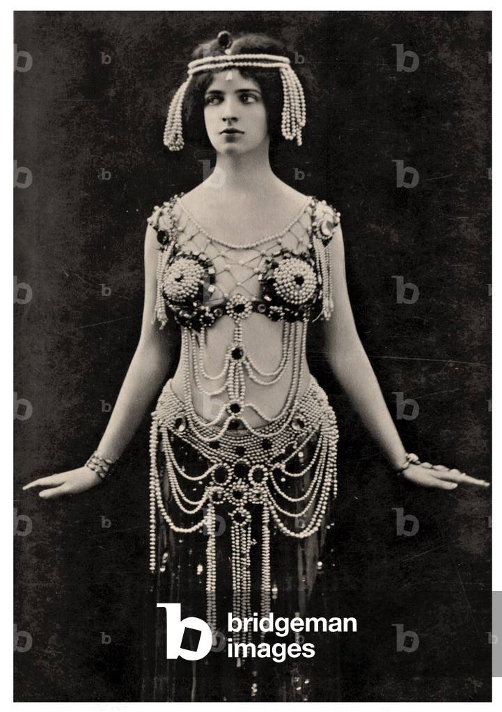 Portrait of Maud Allan as Salome in her production, Vision of Salomé, c.1906 (photo)