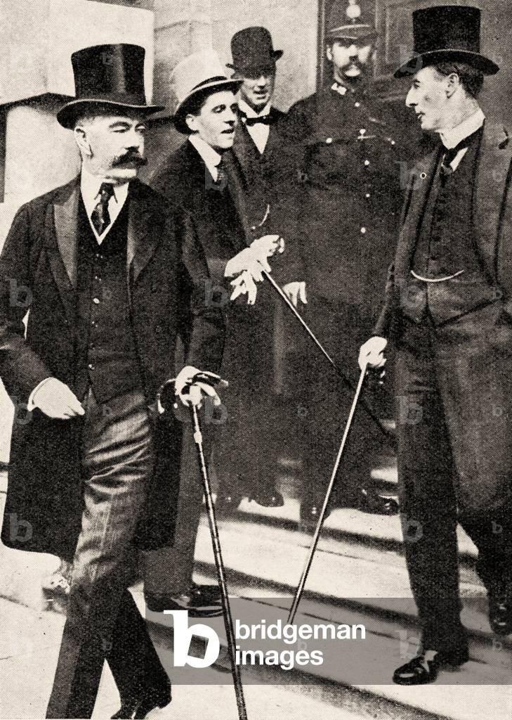 Lord Kitchener leaving the War Office with Colonel Seely, 5th August 1914 (photo)