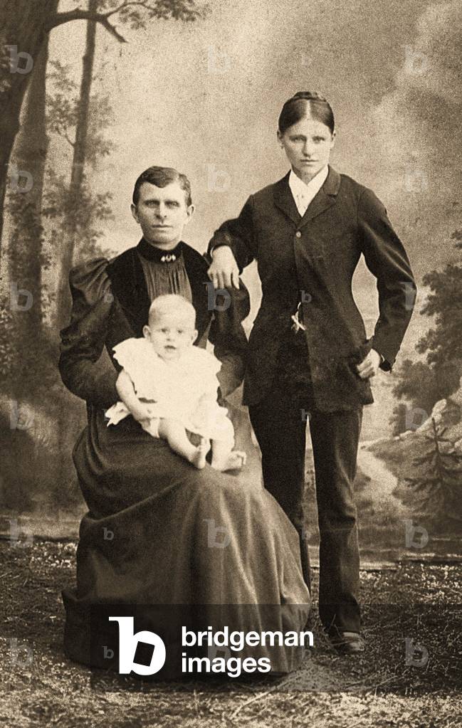 Family portrait, c.1890 (photo)