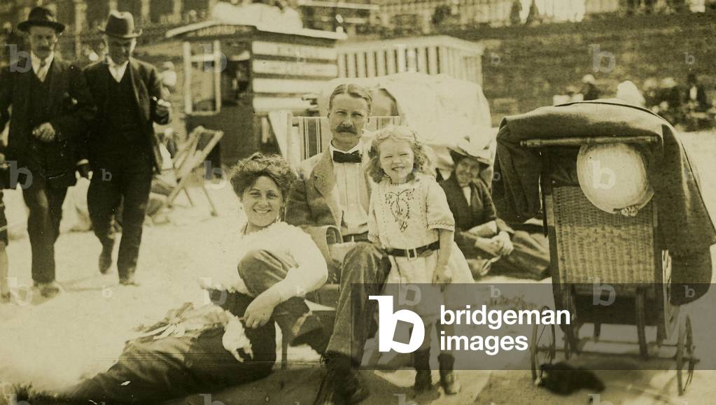 Family portrait, Margate 1914  (b/w photo)