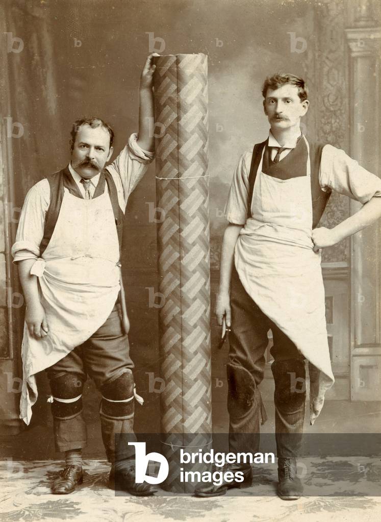 Cabinet card of carpet fitters, 1901 (albumen print)