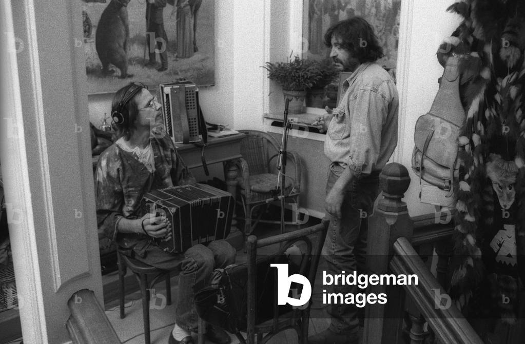 Recording of album 'A la belle de mai' French singer Renaud (Renaud Sechan), at home, Paris, 1994 (photo)