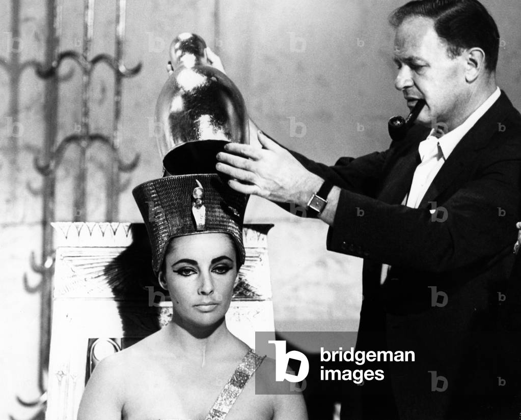 On The Set, Joseph L. Mankiewicz And Elizabeth Taylor., Cleopatra 1963 Directed By Joseph L. Mankiewicz