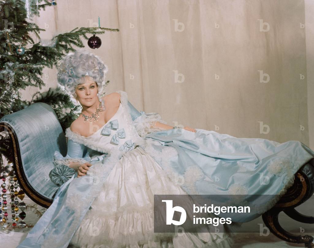 Ca. 1965 --- Kim Novak On The Set Of The 1965 British Film <The Amorous Adventures Of Moll Flanders,> Directed By Terence Young. --- Image By  Sunset Boulevard, The Amorous Adventures Of Moll Flanders 1965 Directed By Terence
