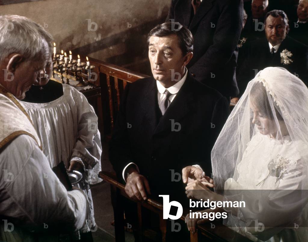 Robert Mitchum And Sarah Miles