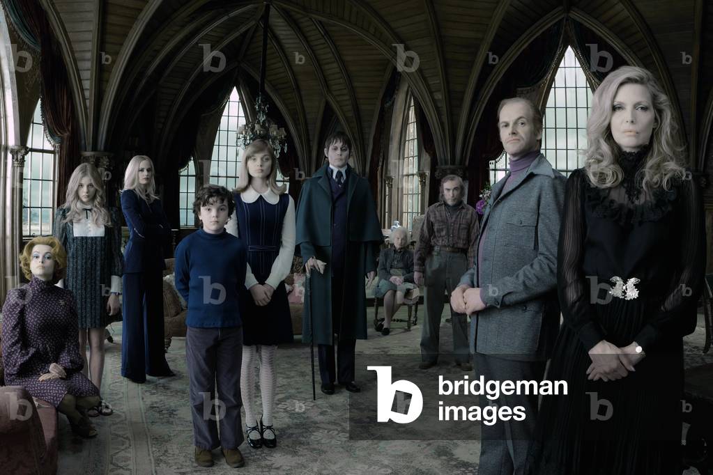 Dkpre-00001G (L-R) Helena Bonham Carter As Dr. Julia Hoffman, Chlo  Grace Moretz As Carolyn Stoddard, Eva Green As Angelique Bouchard, Gully Mcgrath As David Collins, Bella Heathcote As Victoria Winters, Johnny Depp As Barnabas Collins, Ray Shirley As Mrs. Johnson, Jackie Earle Haley As Willie Loomis, Jonny Lee Miller As Roger Collins, And Michelle Pfeiffer As Elizabeth Collins Stoddard In Warner Bros. PicturesÈ And Village Roadshow PicturesÈ Dark Shadows, A Warner Bros. Pictures Release.,