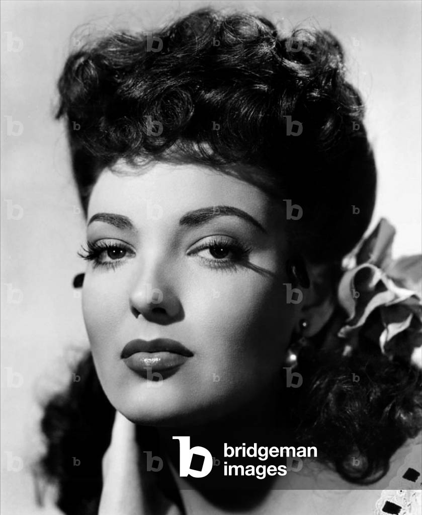MY DARLING CLEMENTINE, 1946 directed by JOHN FORD Linda Darnell (b/w photo)