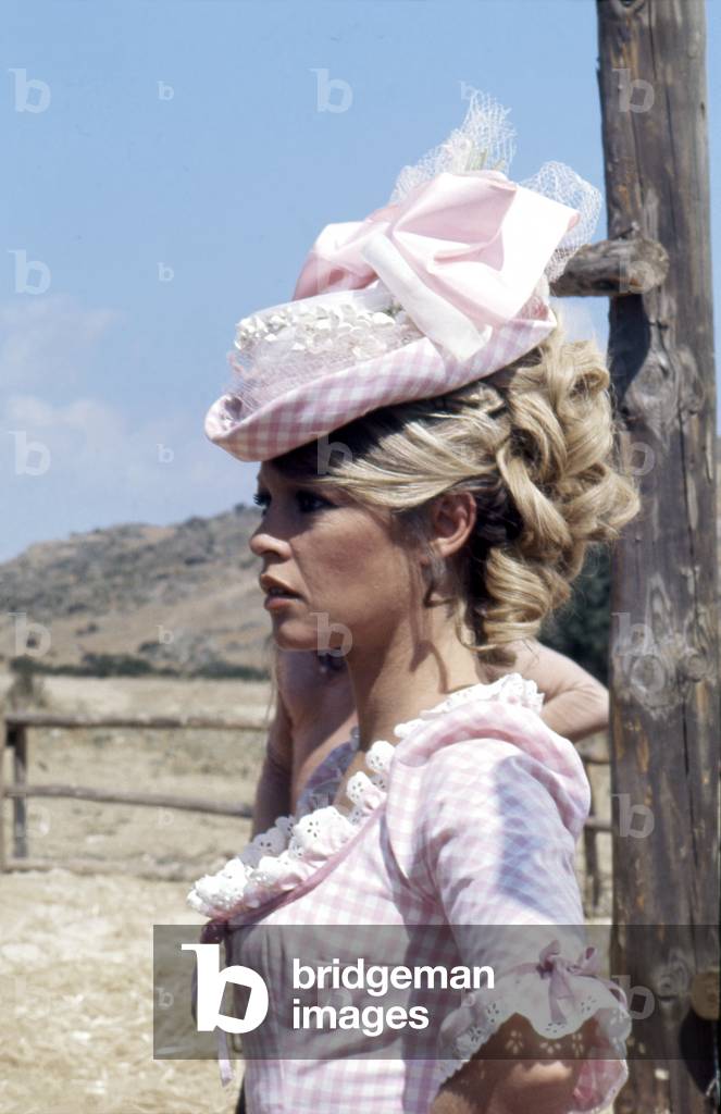 Les Petroleuse 1971 Directed By Christian-Jaque