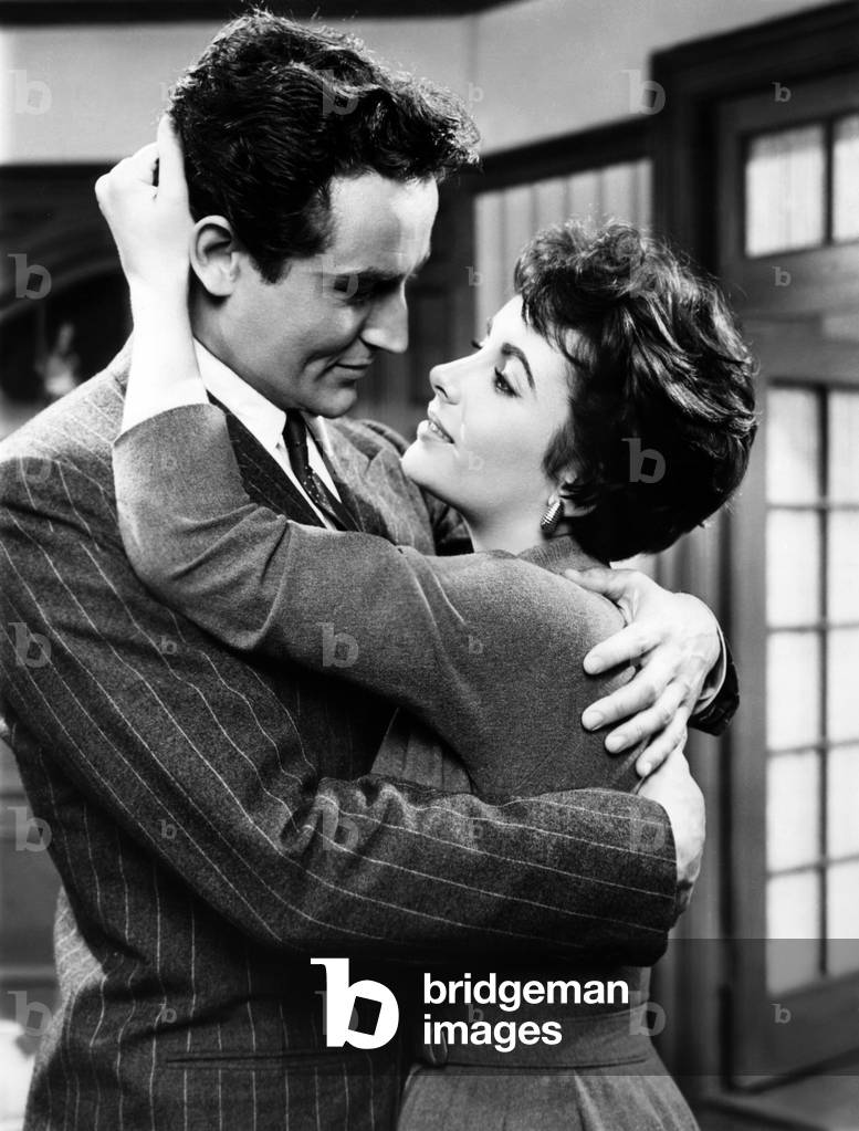 RHAPSODY, 1954 directed by CHARLES VIDOR Vittorio Gassman / Elizabeth Taylor (b/w photo)