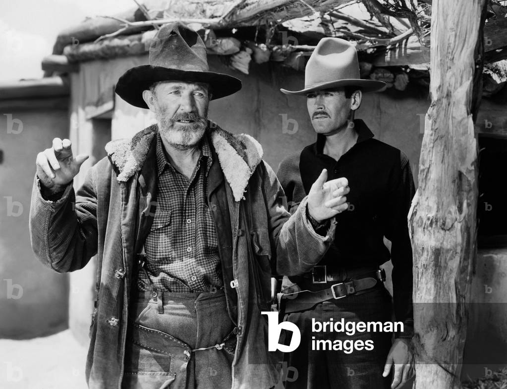 MY DARLING CLEMENTINE, 1946 directed by JOHN FORD Walter Brennan and Heny Fonda (b/w photo)