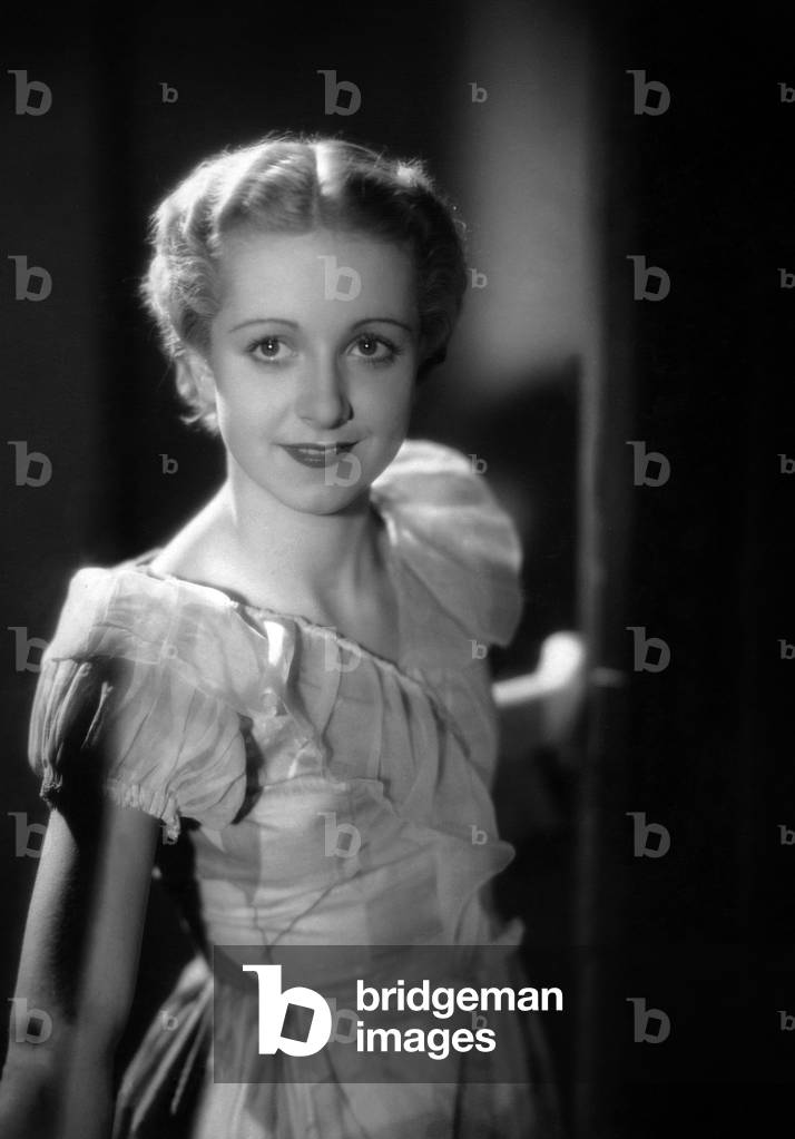 Danielle Darrieux Born In 1917