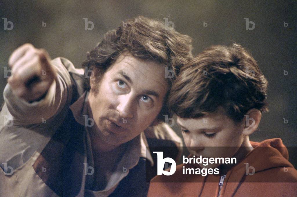 On The Set, Director Steven Spielberg And Henry Thomas., E.T. 1982 Directed By Steven Spielberg