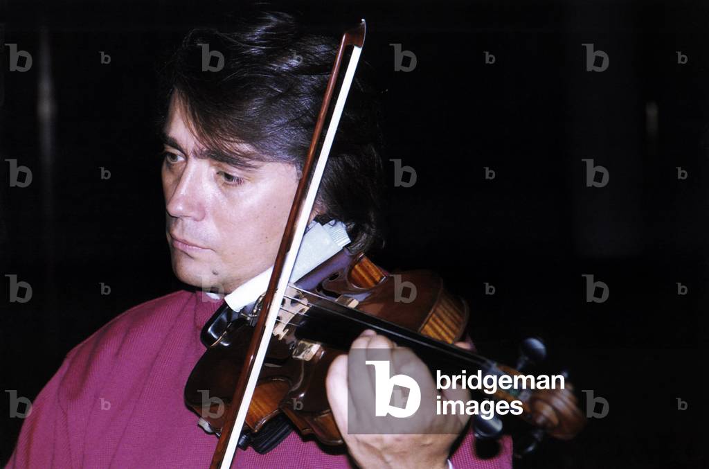 BELKIN Boris playing violin