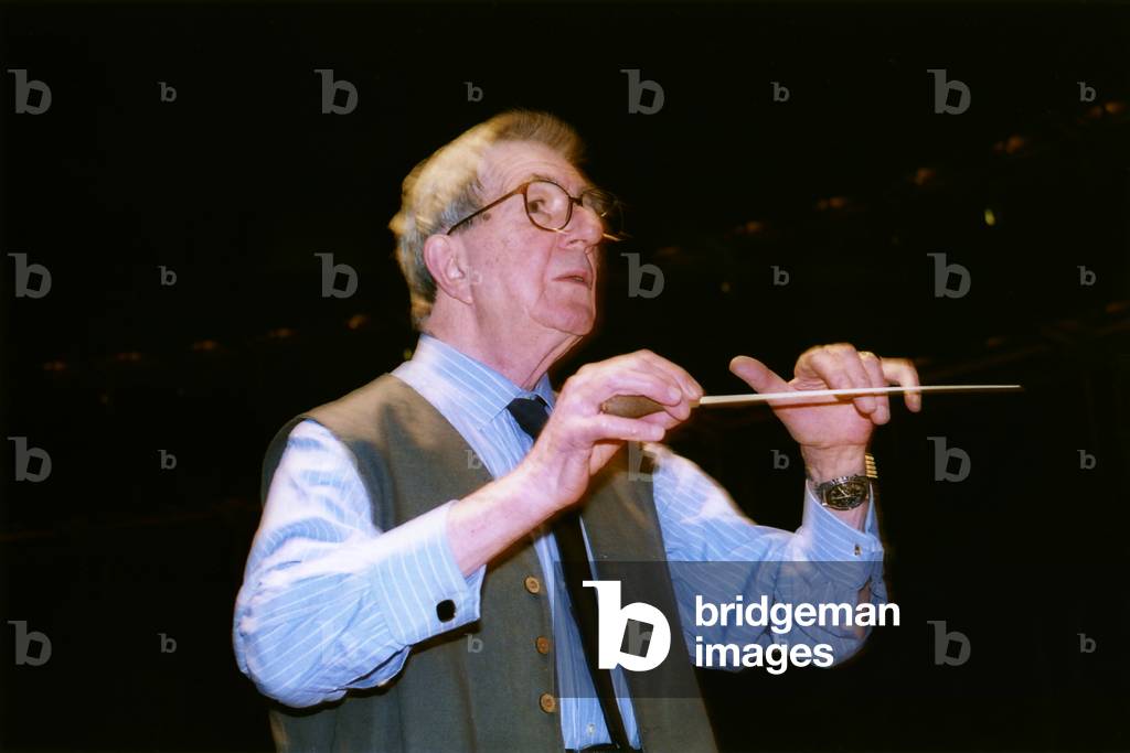 DAVIES Meredith  conducting