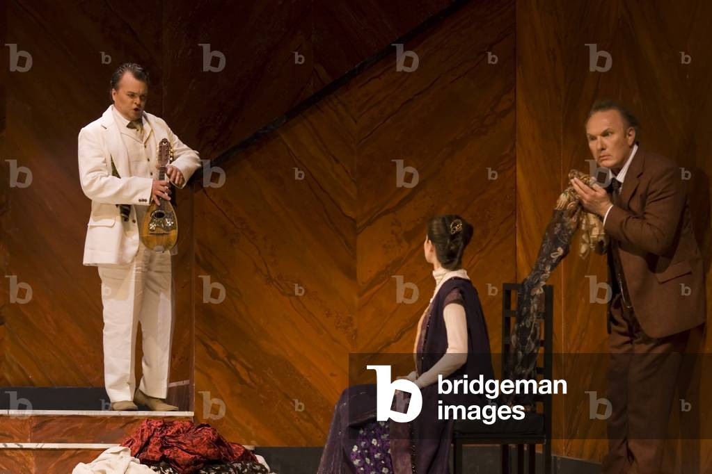 Karolina Gumos as Bianca, James Johnson as Simone and Robert Kün (photo)