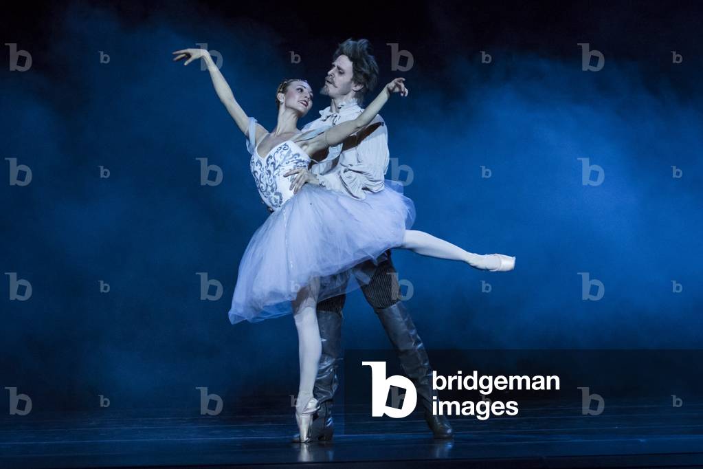 Dancers as Don Quixote and Dulcinea (photo)
