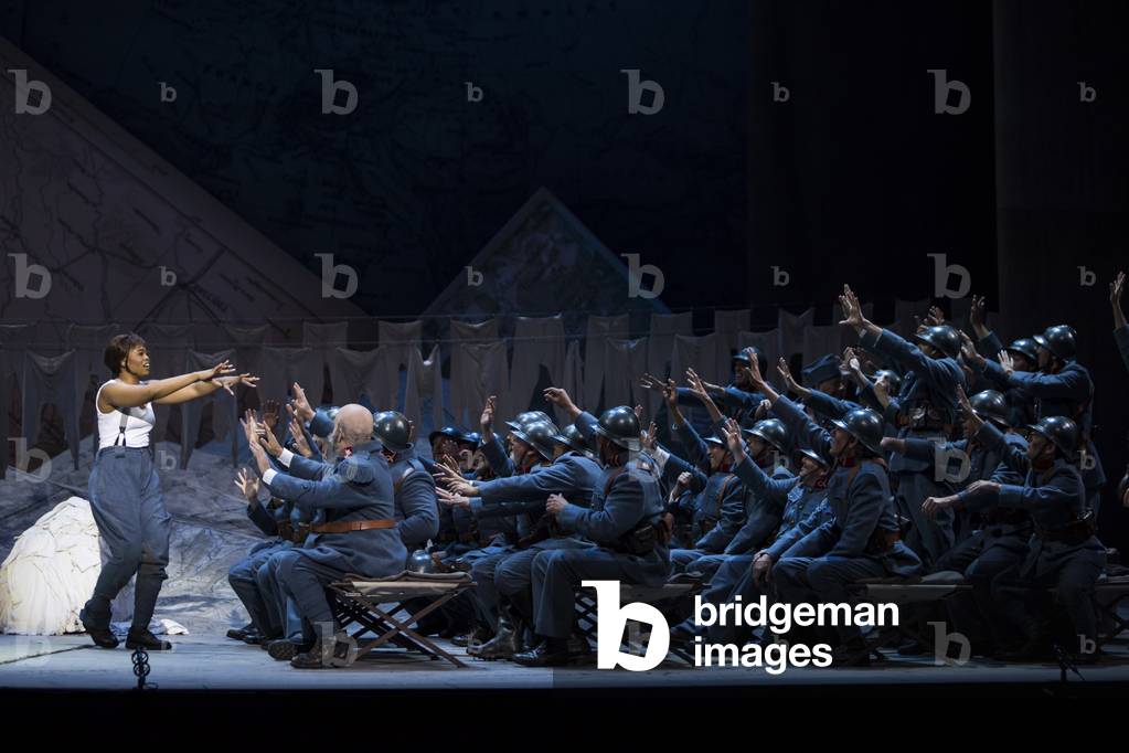 Act 1 of La fille du regiment (photo)