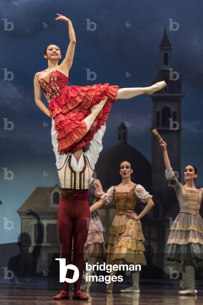 Dancers as Basilio and Quiteria (photo)