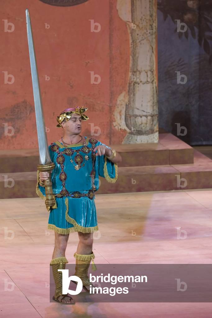 Pepe Viyuela as Gallo Maximus in Miles Gloriosus (photo)