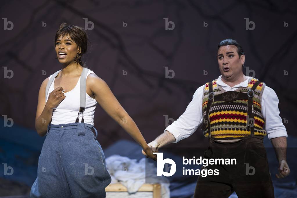 Pretty Yende as Marie and John Osborn as Tonio (photo)