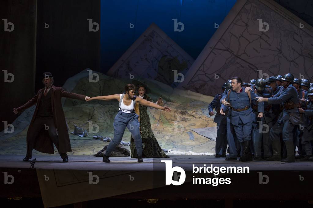 Pretty Yende as Marie and John Osborn as Tonio (photo)