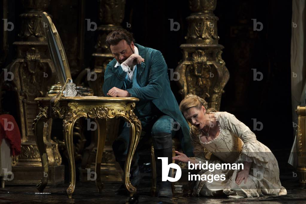 Ainhoa Arteta as Manon and Walter Fraccaro as Des Grieux (photo)