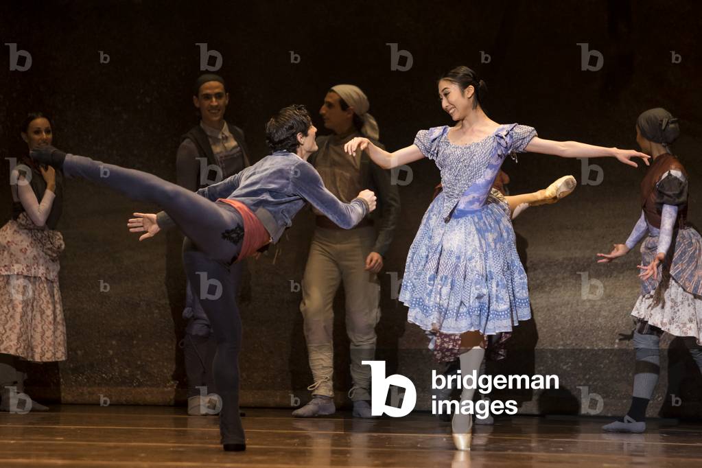 Haruhi Otani as Giselle and Alessandro Riga as Albrecht, Teatro de la Maestranza, Seville, Spain, 2021 (photo)